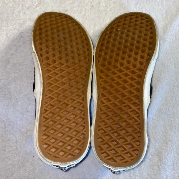 VANS 721356 Shoe M 6 W 7.5 Sneakers Black Ribbed Leather Slip On Skate Casual - Picture 7 of 10